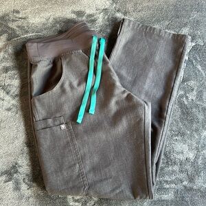 Figs Kade Cargo Graphite scrub pants size M